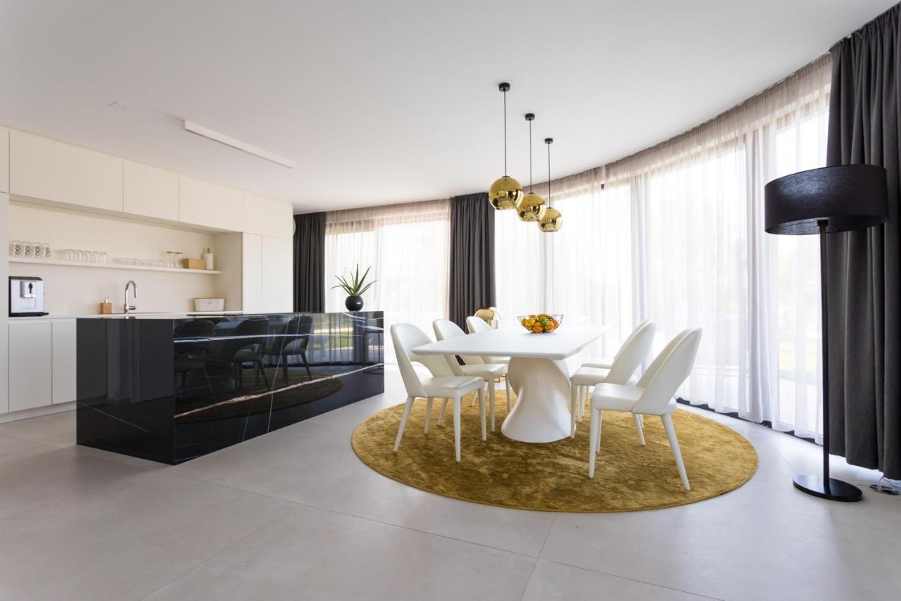 Piano Apartment