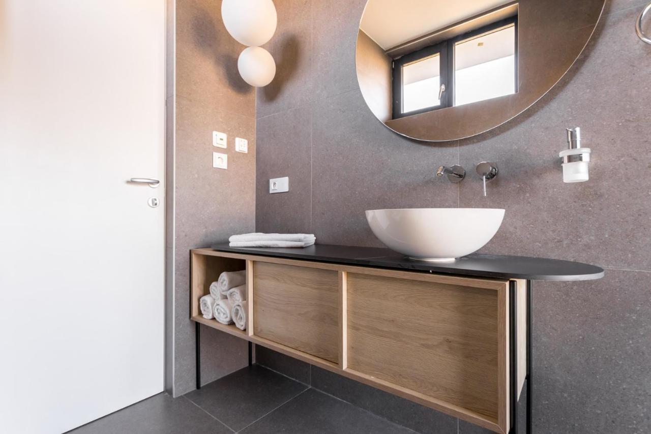 Piano Apartment Vantacici