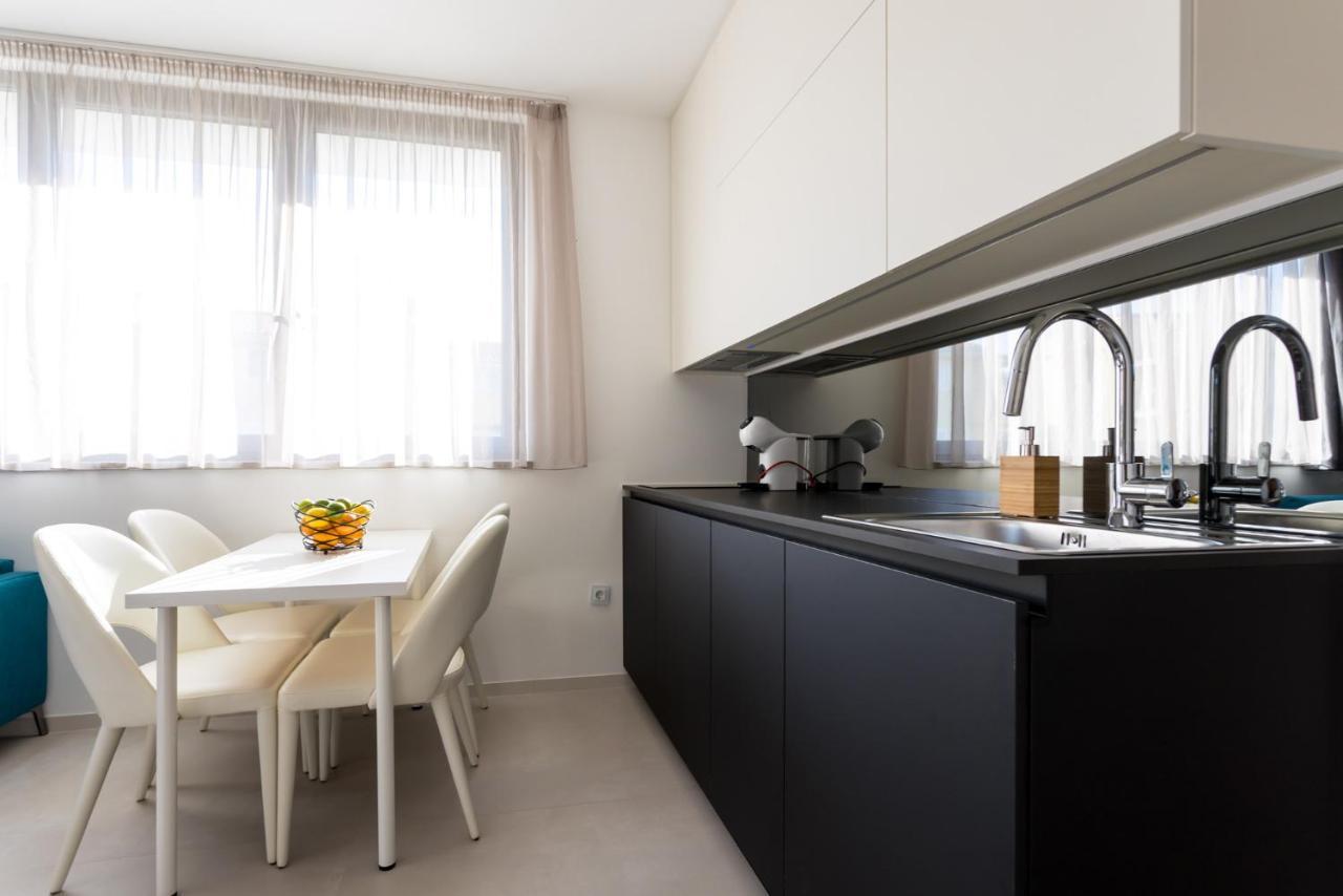 Piano Apartment Vantacici