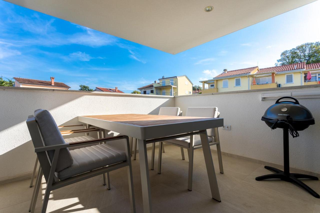 Piano Apartment Vantacici