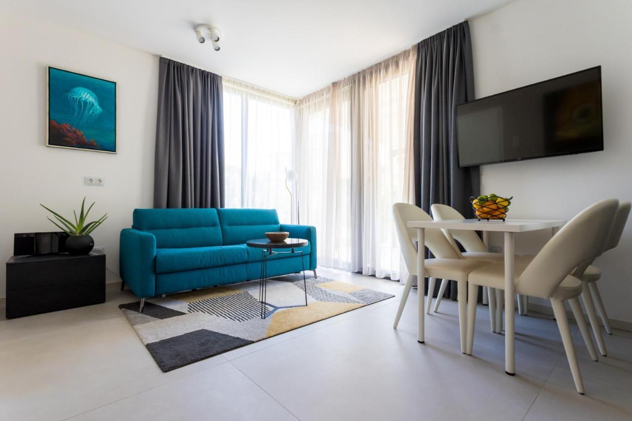 Piano Apartment